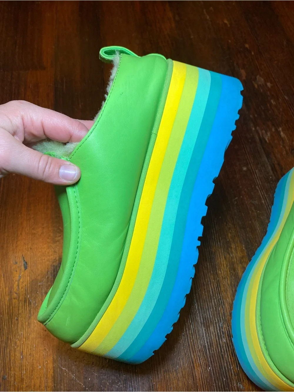 UGG bold green